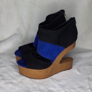 FRH Black Blue Wood Heels size 8